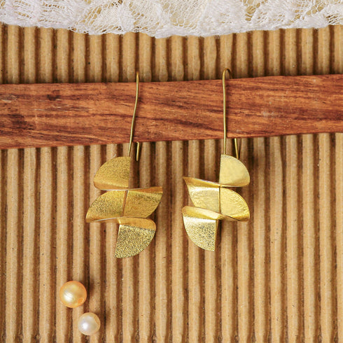 Twisted Golden Leaf - The Earth Store - Fashion Accessories